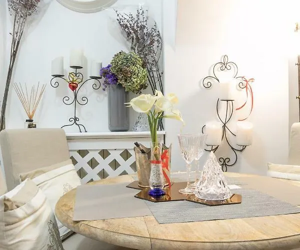 M帝国度假屋 度假居 *